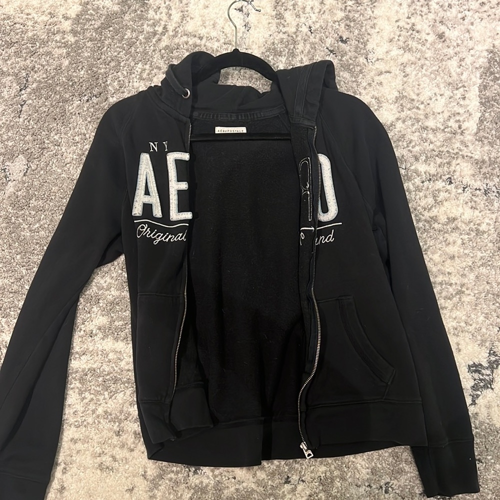 aéropostale black zip up